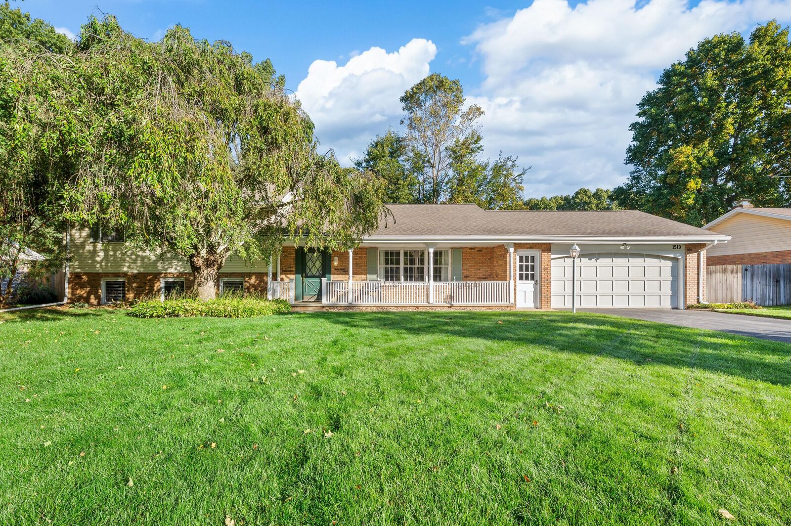 Property Photo:  1519 Saint Joseph Circle  MI 49085 