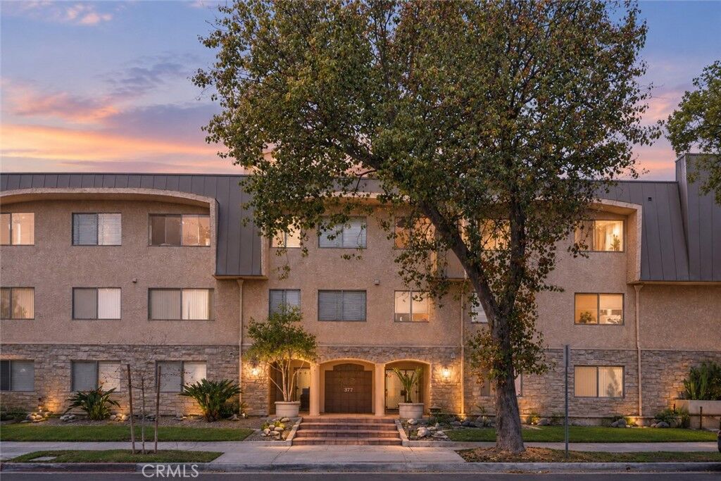 Property Photo:  377 W California 12  CA 91203 