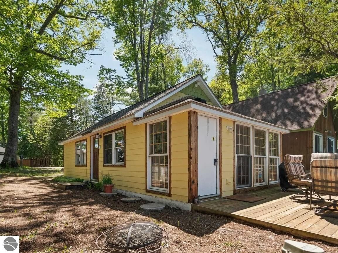 Property Photo:  2603 Crescent Shores Drive  MI 49685 