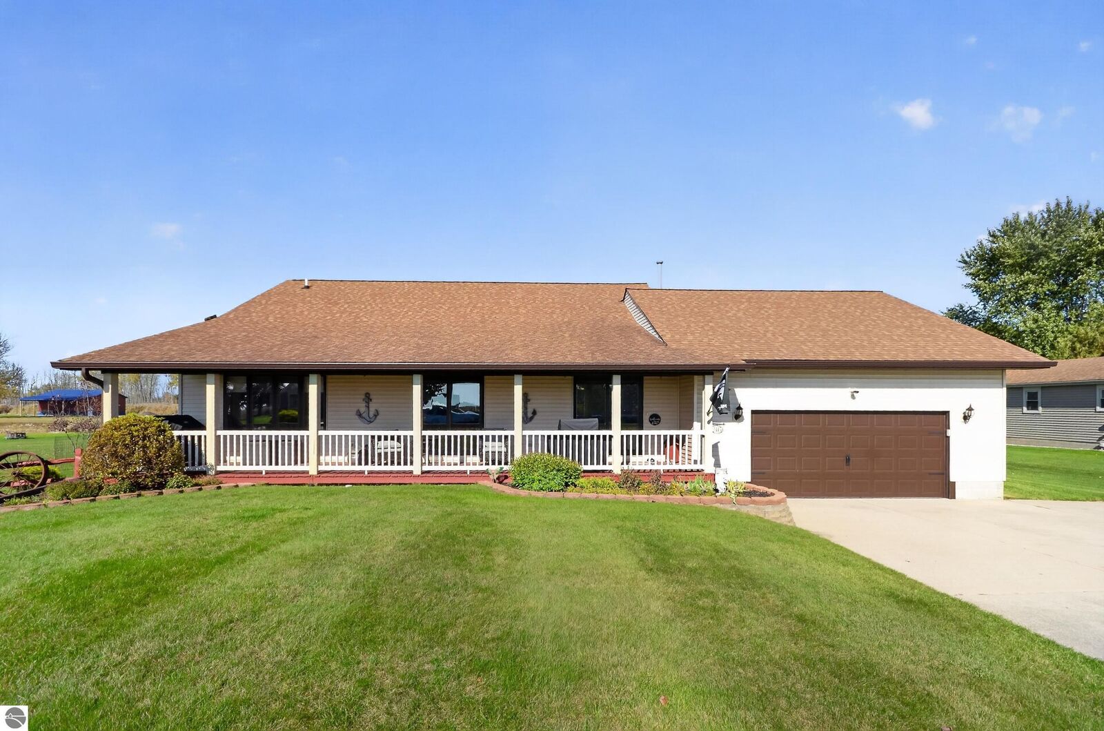 Property Photo: 2415 E Bay Ridge Drive MI 48703