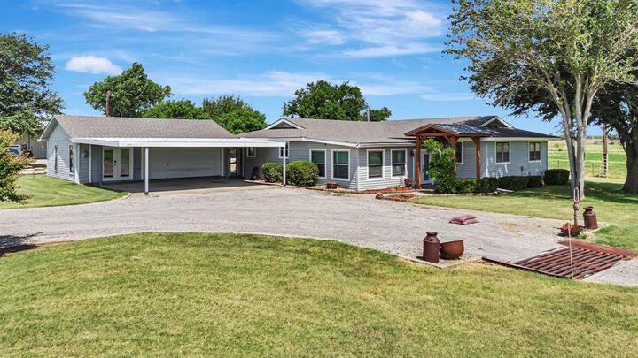 Property Photo: 2561 County Road 248 TX 76272