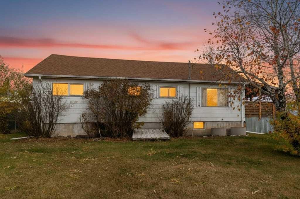 Property Photo:  24 Main Street  AB T0M 0V0 