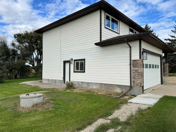 Property Photo: 142041 200 Range Road #26 AB T1R 1B9