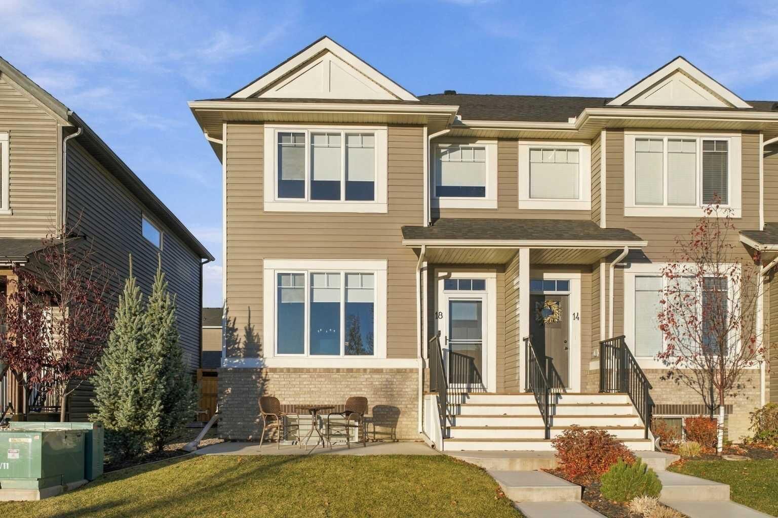 Property Photo: 18 Willow Green Link AB T4C 2S8