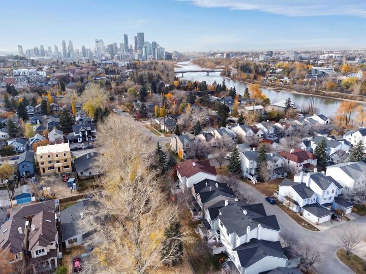 Property Photo:  31 Inglewood Cove SE  AB T2G 5K4 