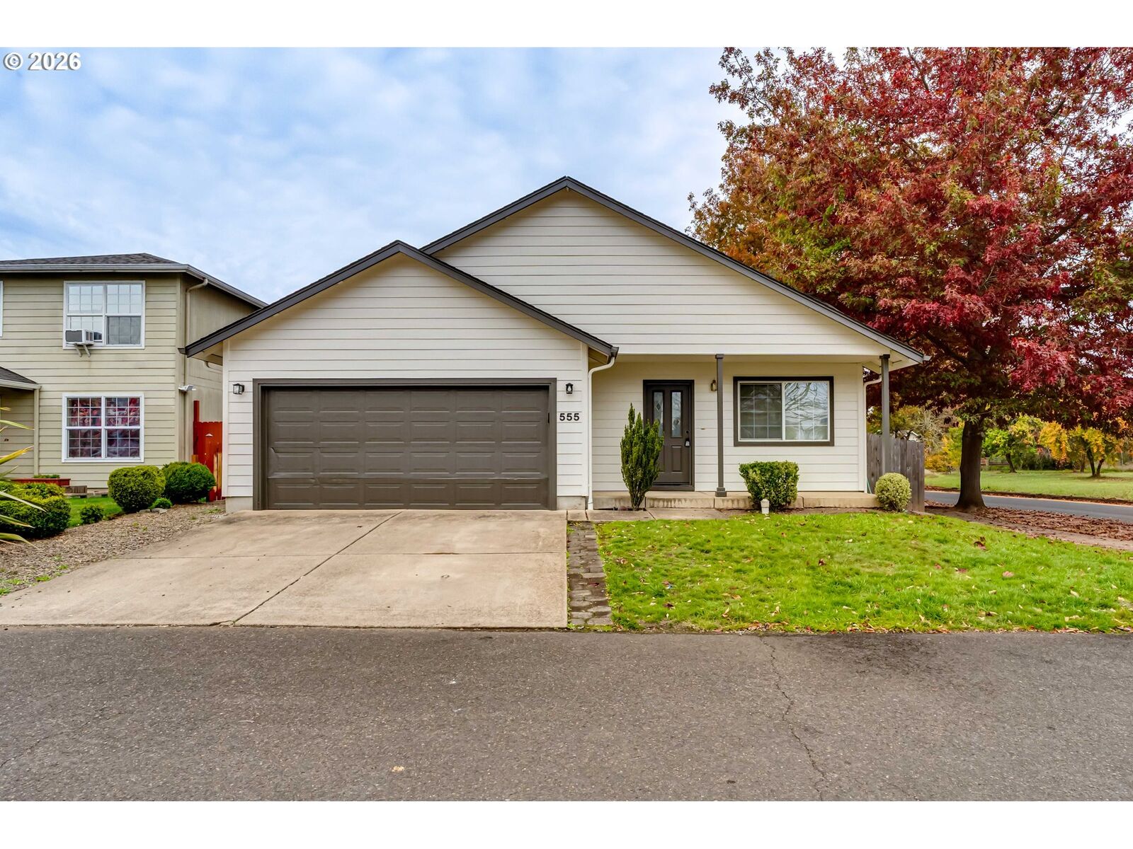 Property Photo:  555 Hollyhock Ln  OR 97404 