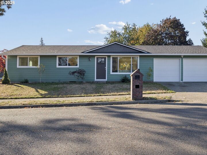 Property Photo: 15532 SE Lincoln St OR 97233