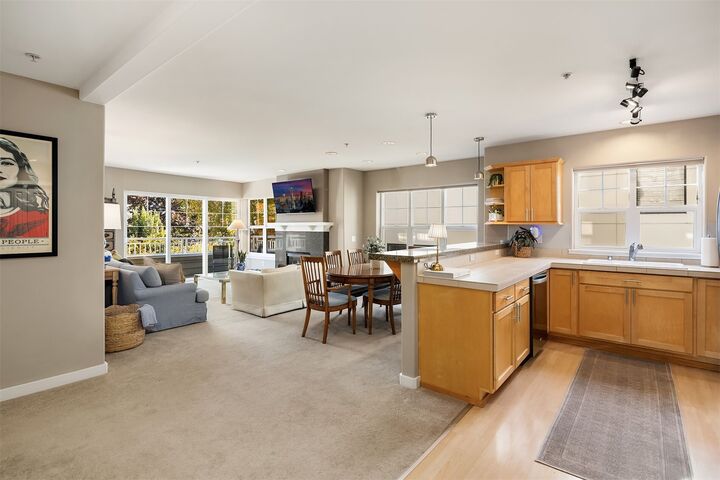 Property Photo: 1415 6th Avenue N 304 WA 98109