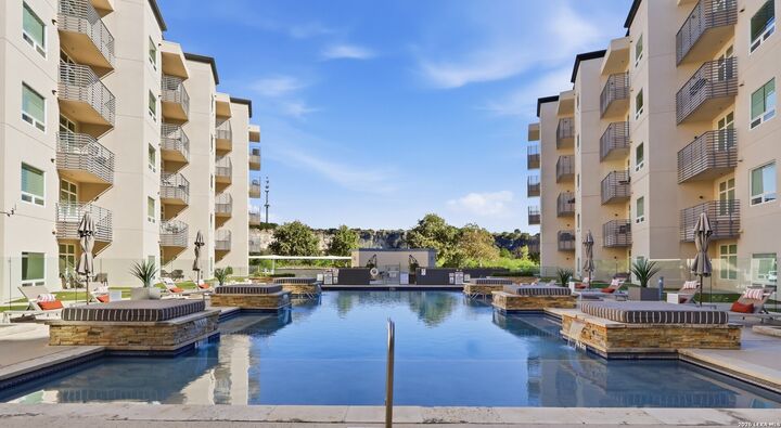 Property Photo: 17902 La Cantera Pkwy Unit 506 TX 78257