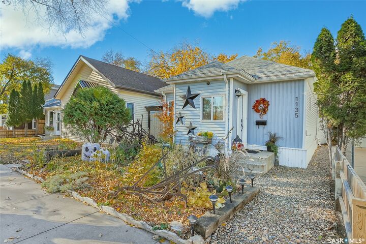 Property Photo: 1135 K Avenue S SK S7M 2G4