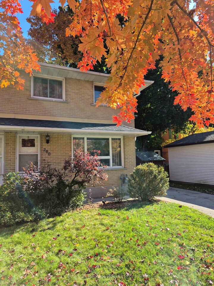 Photo de la propriété: 200 Delatre Street ON N4S 6C5