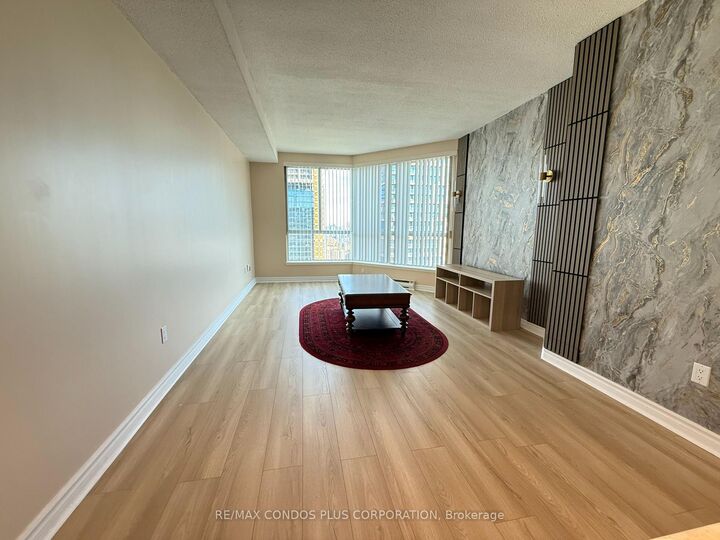 Property Photo:  38 Elm Street 3406  ON M5G 2K5 