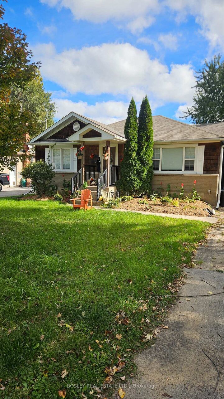 Property Photo:  8 Pearce Avenue  ON L2M 2L8 
