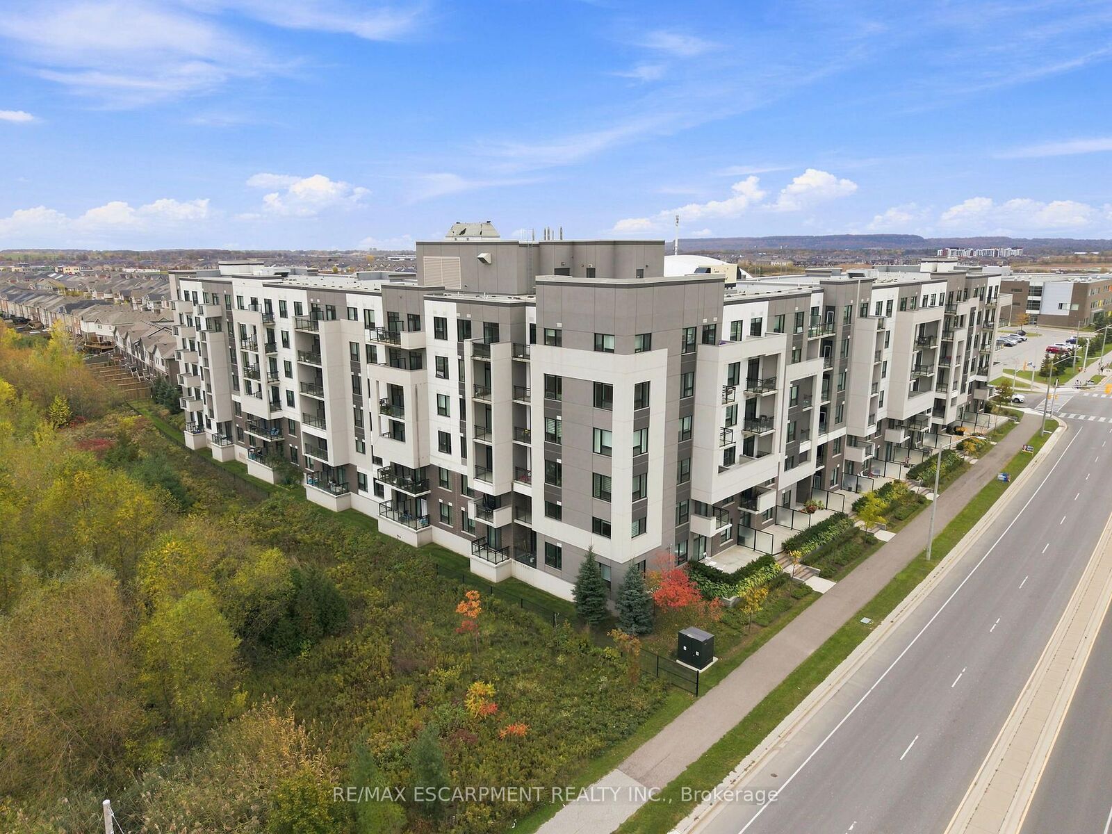 Photo de la propriété:  1105 Leger Way 424  ON L9E 1K7 