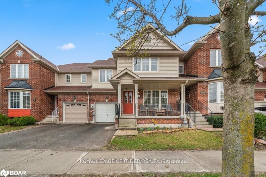 Property Photo:  133 Thrushwood Drive  ON L4N 0Z1 