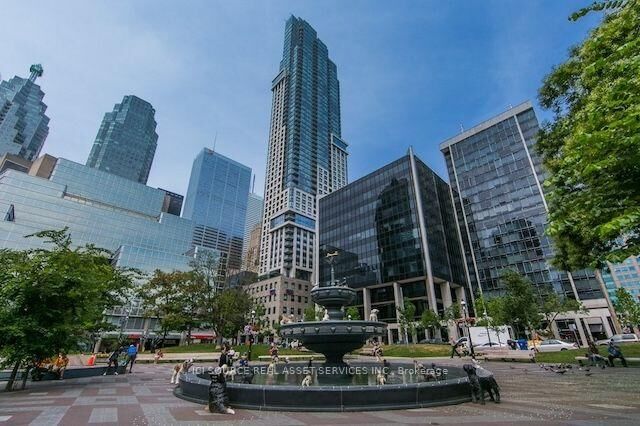 Property Photo:  88 Scott Street 5402  ON M5E 0A9 