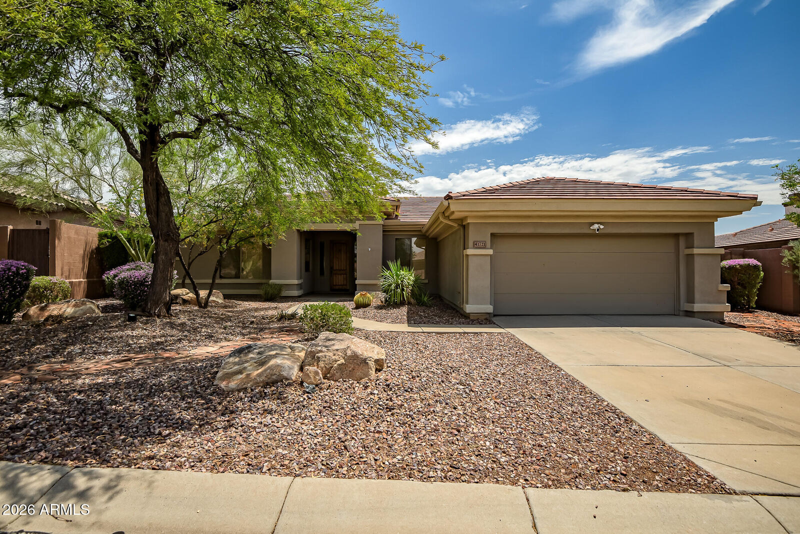Property Photo:  41721 N Shadow Creek Way  AZ 85086 