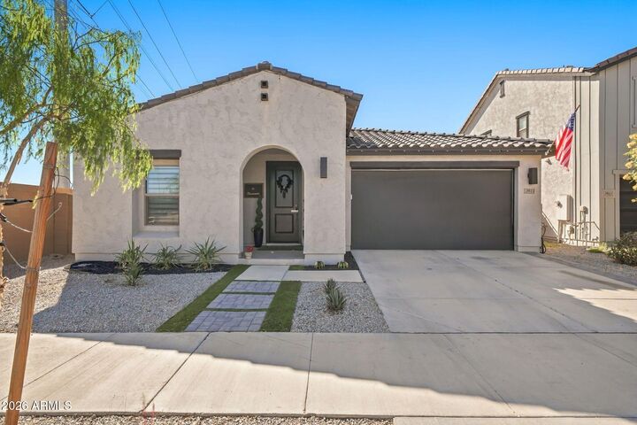 Property Photo:  3011 W Bent Tree Drive  AZ 85083 