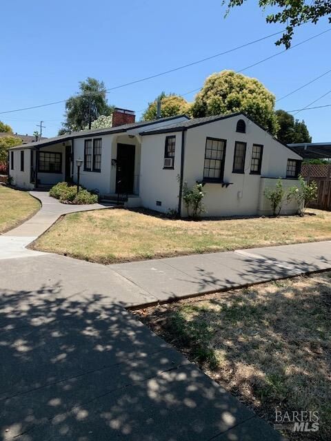 Property Photo:  836 Taylor Street  CA 94533 
