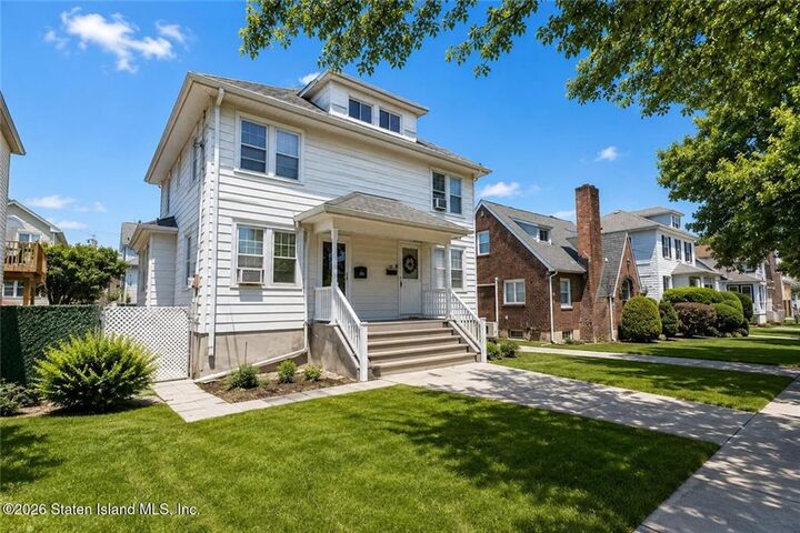 Property Photo:  173 Alter Avenue  NY 10304 
