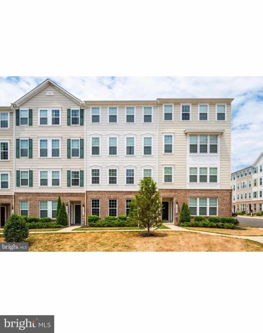Property Photo:  14818 Mason Creek Circle  VA 22191 