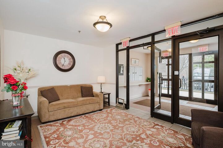 Property Photo:  803 Coxswain Way 301  MD 21401 