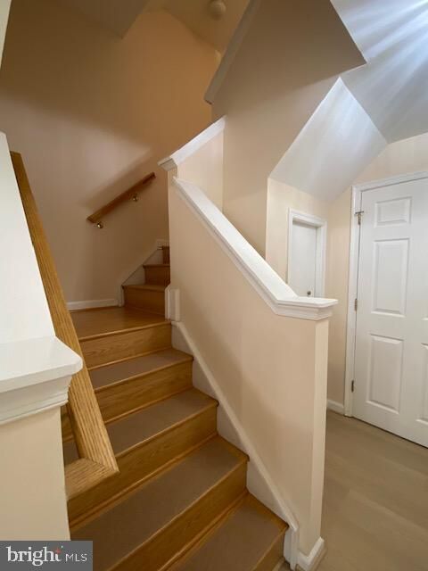 Property Photo:  6302 Meadow Glade Lane  VA 20121 