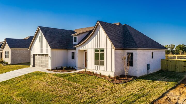 Property Photo: 227 Michelle Drive AR 72012