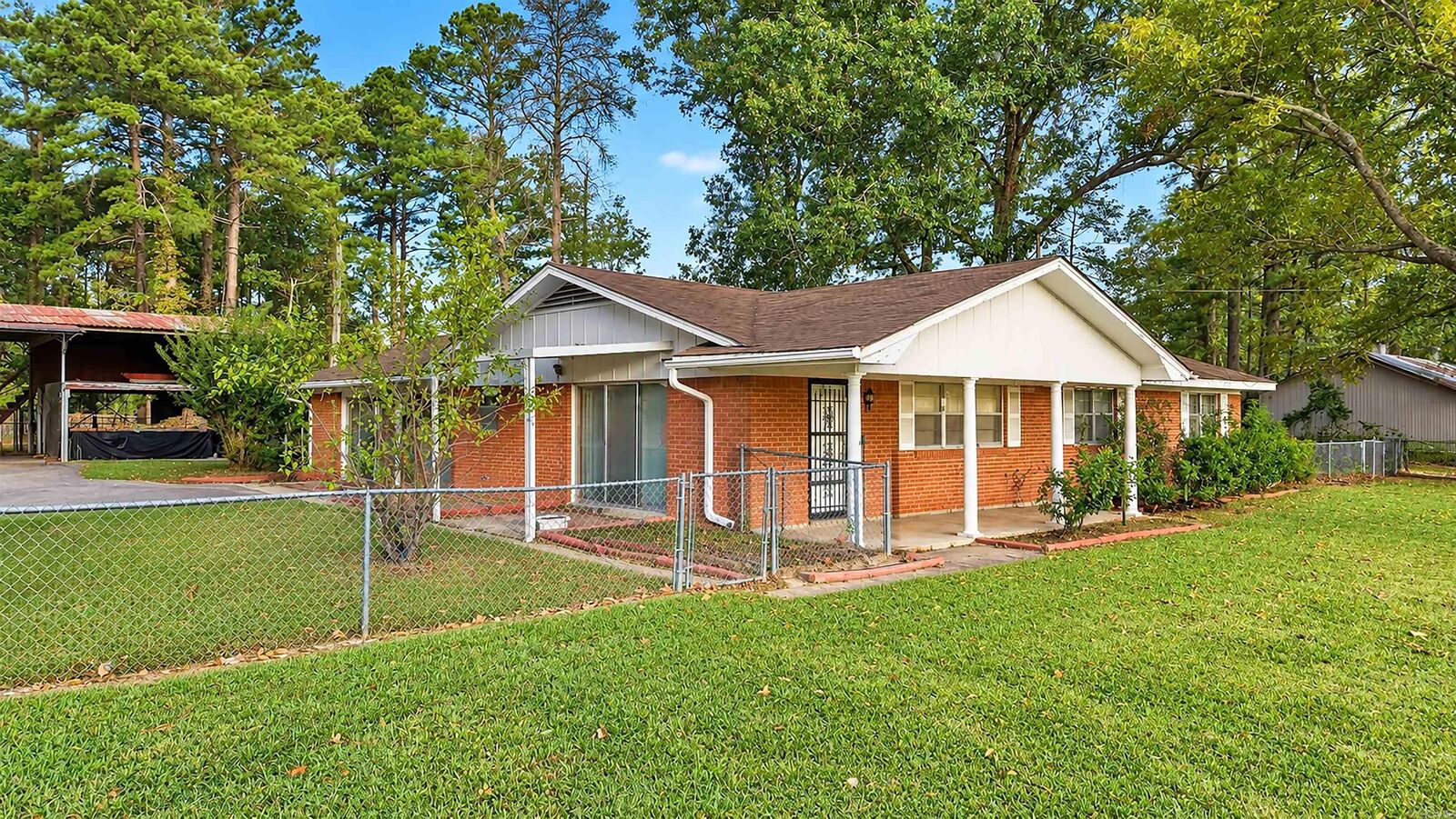 Property Photo:  210 N Evans Road  AR 71602 