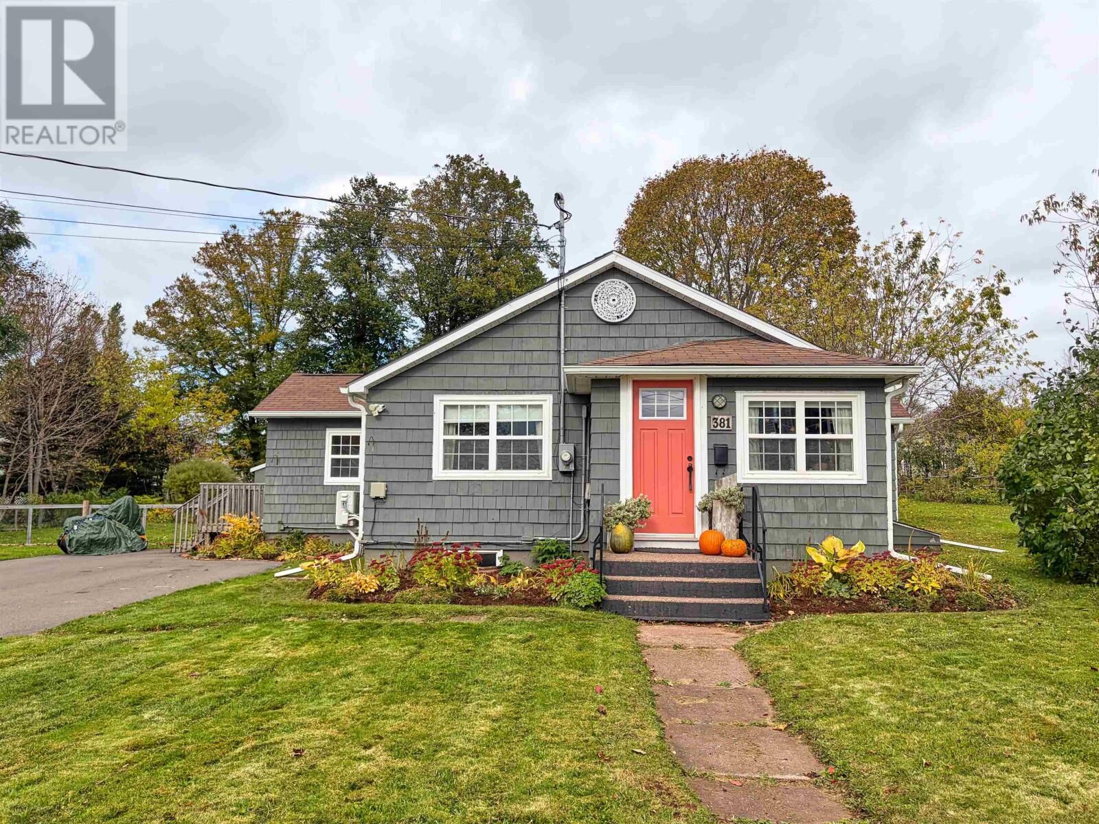 Property Photo: 381 Chestnut Avenue PE C1N 2E8