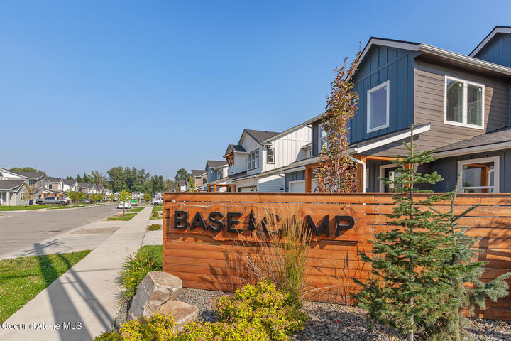 Property Photo:  601 University Park Way  ID 83864 