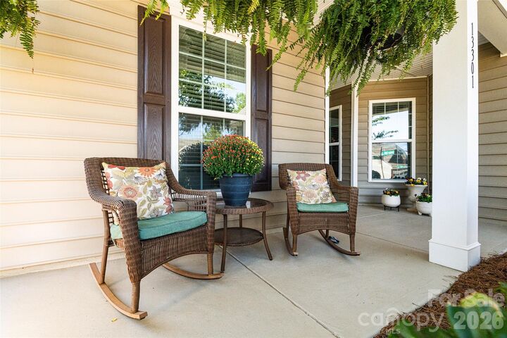 Property Photo:  13301 Canterbury Castle Drive  NC 28273 