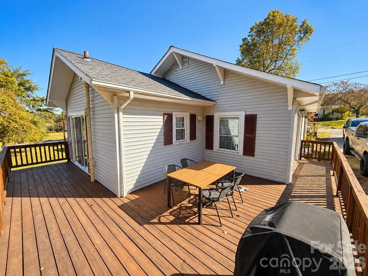 Property Photo:  808 Faet Street SW  NC 28690 