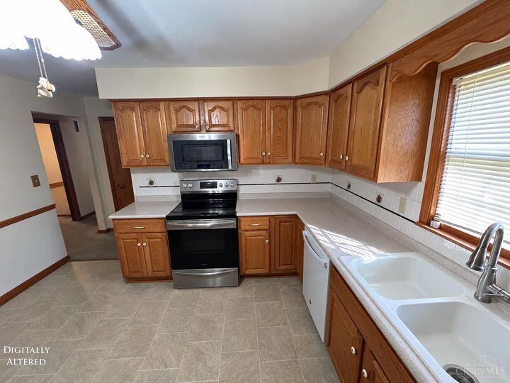 Property Photo: 236 W Taylor School Road OH 45013