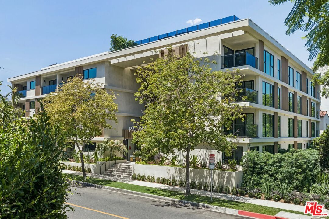 Property Photo: 333 N Palm Dr, Unit 404 CA 90210