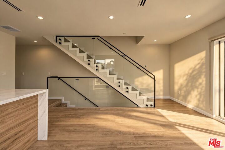 Property Photo:  1307 N Sycamore Ave  CA 90028 