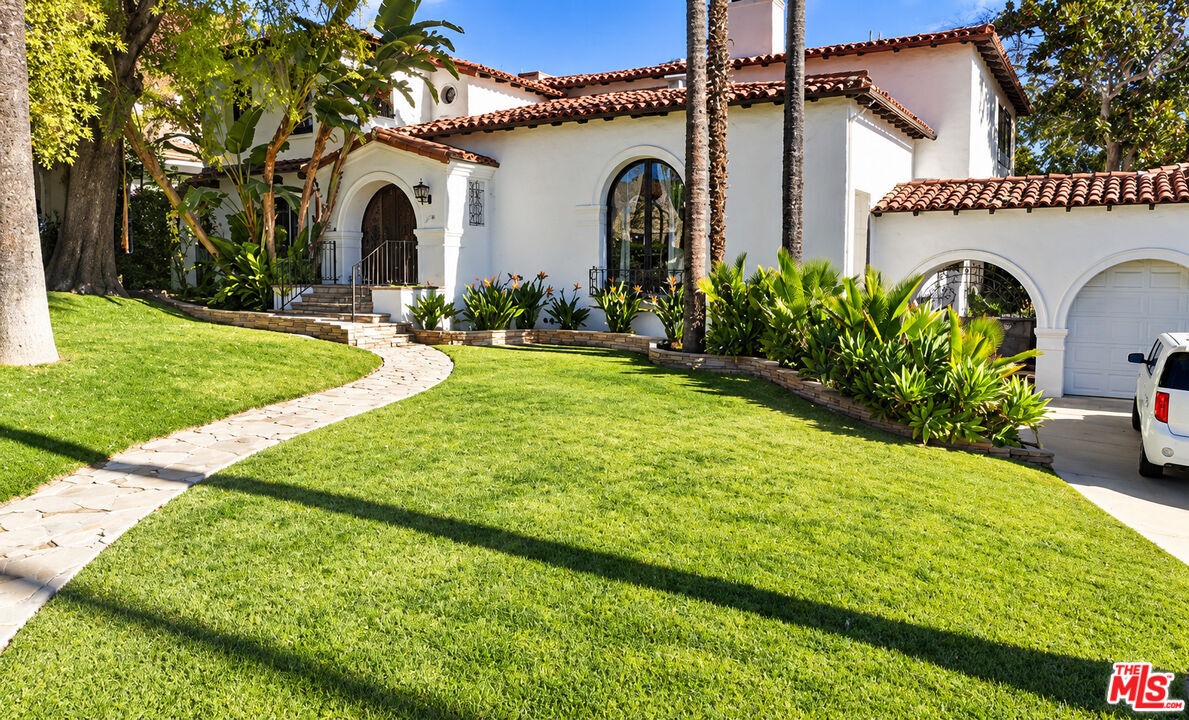 Property Photo:  1530 Valley View Rd  CA 91202 