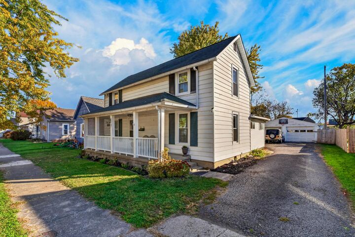 Property Photo:  626 High Street  OH 43160 
