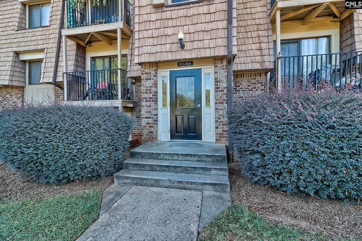 Property Photo:  913 Old Manor  SC 29210 