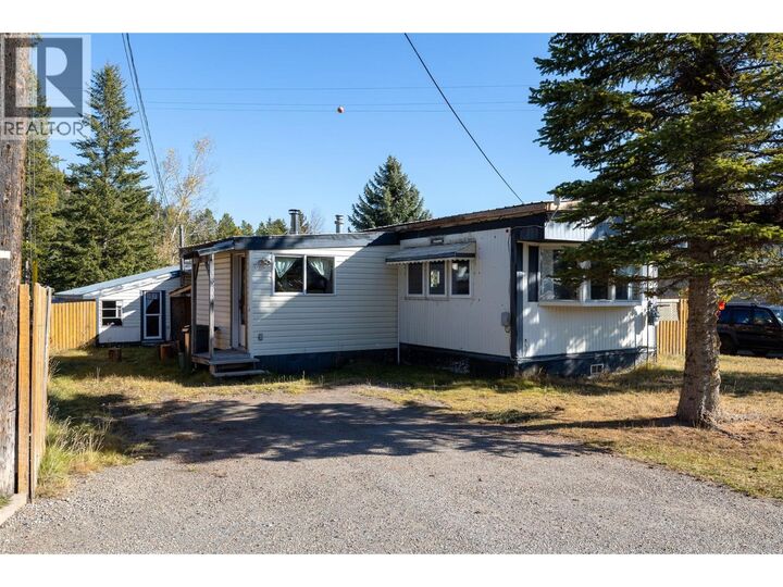 Property Photo:  1555 Newgate Crescent Crescent  BC V0B 1H0 