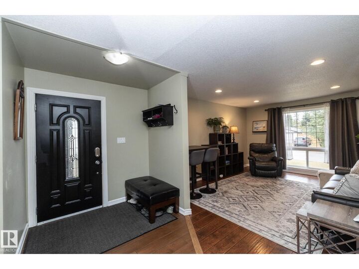 Property Photo:  7412 33 Av NW  AB T6K 1J4 