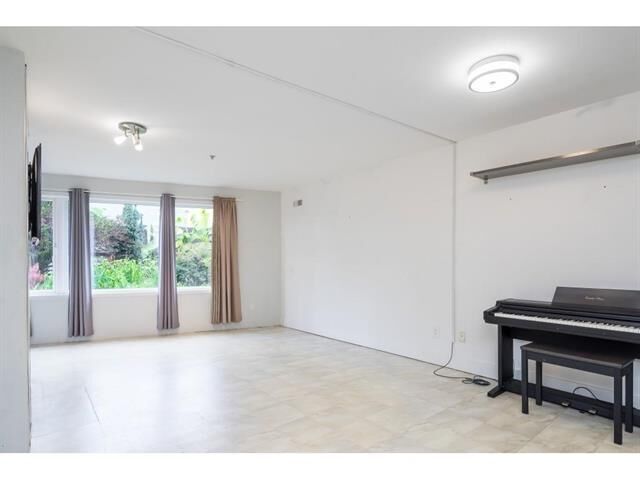 Property Photo:  1119 Vidal Street  BC V4B 3T4 