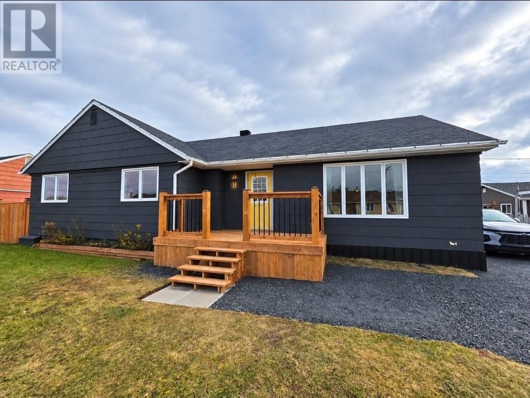 Property Photo:  812 Birch Street  NL A2V 1E1 