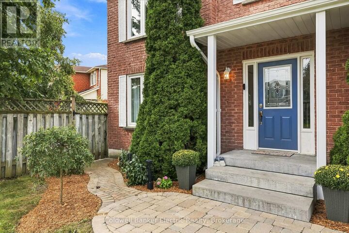 Property Photo:  40 Stephen Avenue  ON L1E 1Z1 