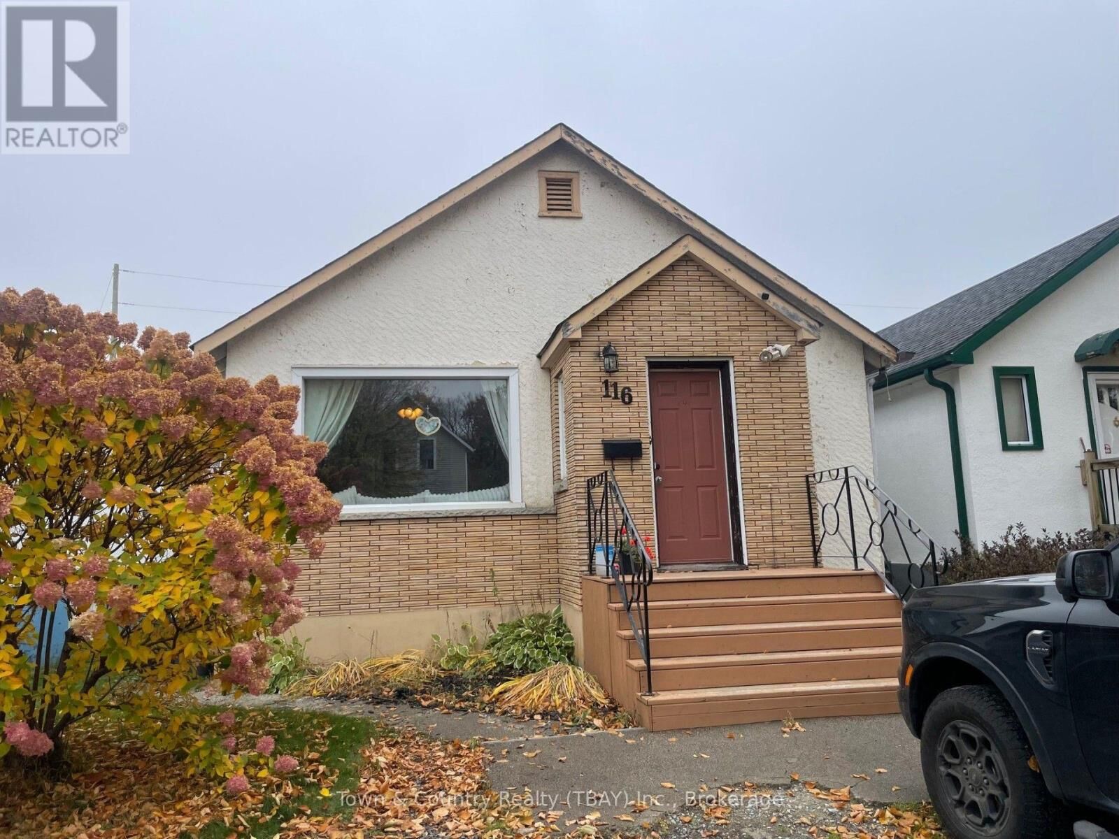 Property Photo:  116 Harold Street South  ON P7E 1K4 