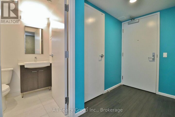 Property Photo: 105 Champagne Avenue South 1601 ON K1S 5E5