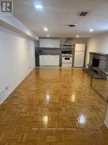 Property Photo: 15 Blithfield Avenue South Lower ON M2K 1X9
