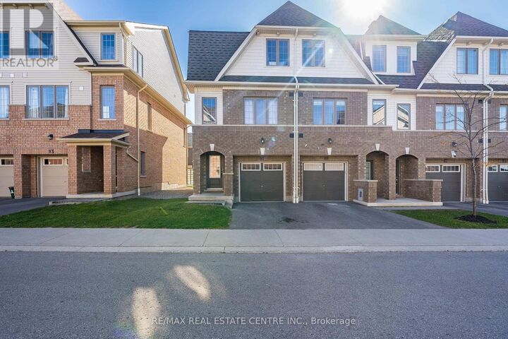 Property Photo:  91 Danzatore Path  ON L1L 0P9 