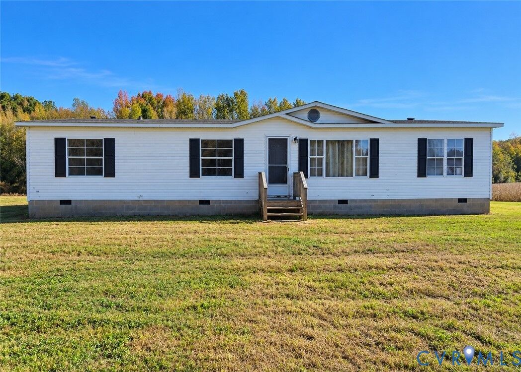 Property Photo: 16518 Old Ridge Road VA 23192