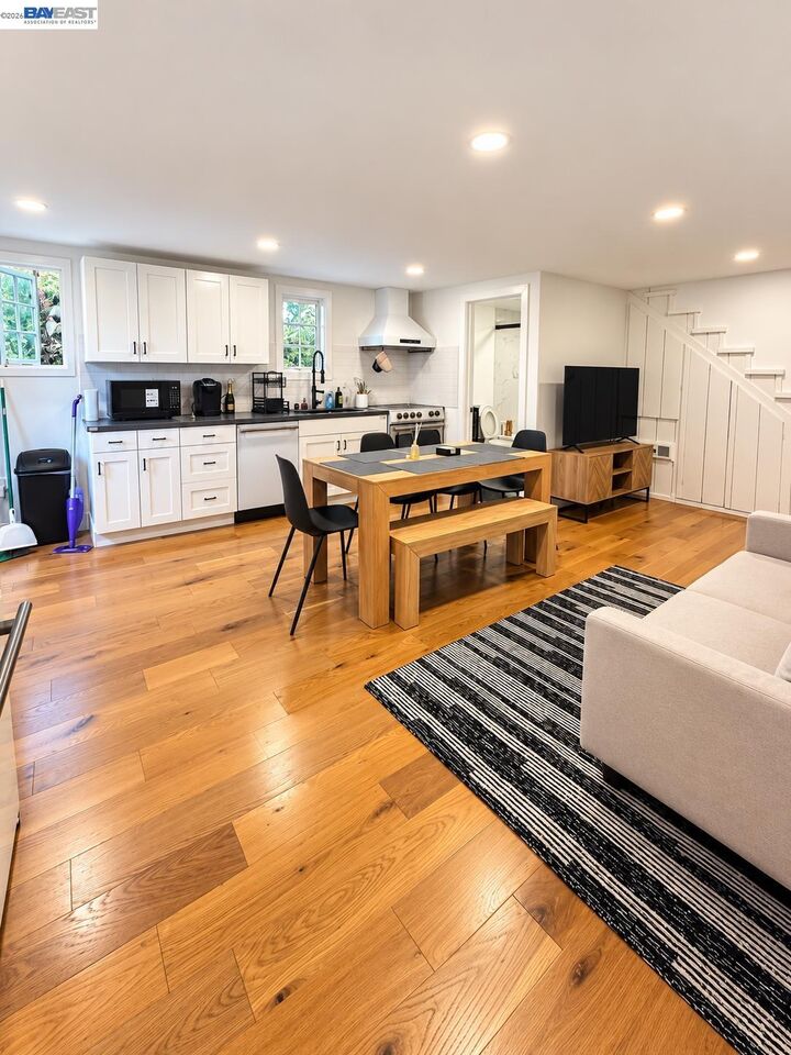 Property Photo: 427 Locust St B CA 95060
